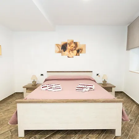 Margot Family Apartman